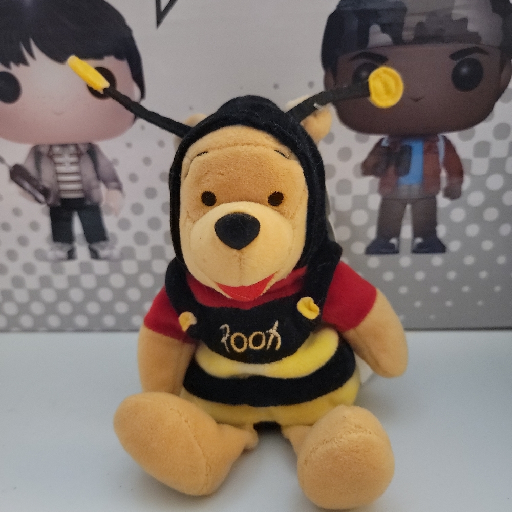 Vintage Disney Mouseketoys plush - Bumble Bee Pooh 8" - Winnie the Pooh with tag